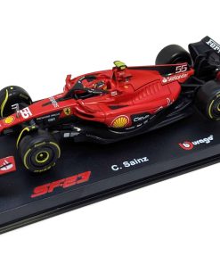 Bburago 18-36835S - Modellauto - F1 Ferrari SF-23 #55 Sainz (mit Helm