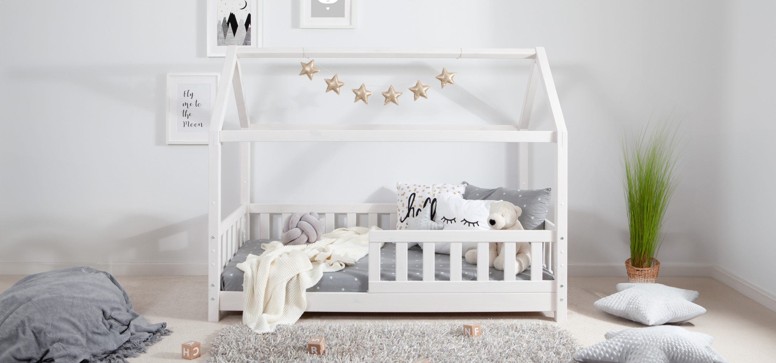 TiCAA Kinderbett Hausbett "Kay" 80x160 Kiefer weiß